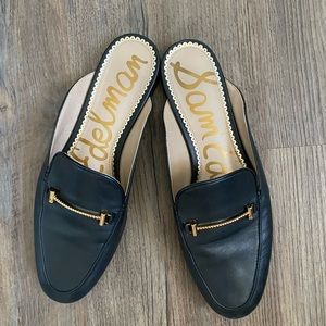BLACK LEATHER SAM EDLEMAN SLIP ON FLATSWOTH GOLD DETAILING US SIZE 8.5